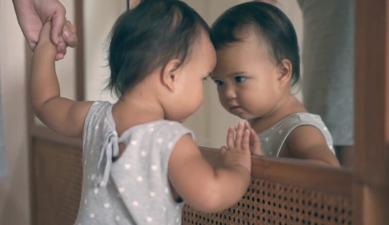 baby Mirror Play